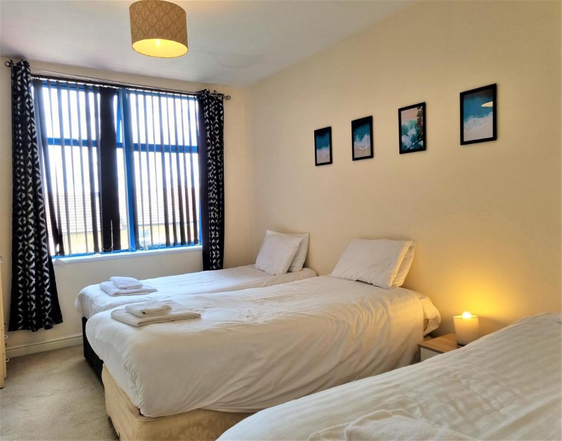 Central Apartments - Spacious 2 Beds Swindon Exterior photo